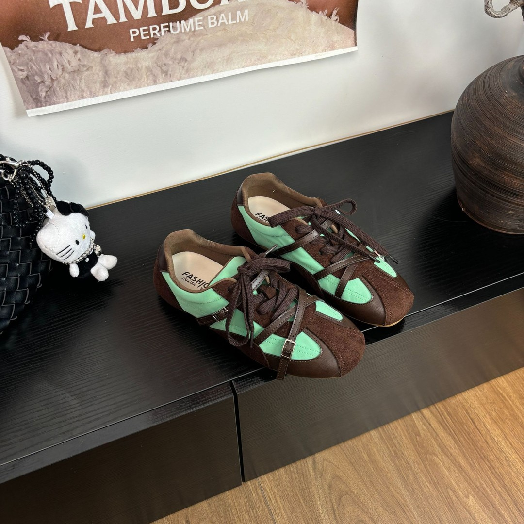 Wholesale Women’s Multi-Strap Buckle Low-Top Sneakers Patchwork Casual Walking Shoes - Image 2